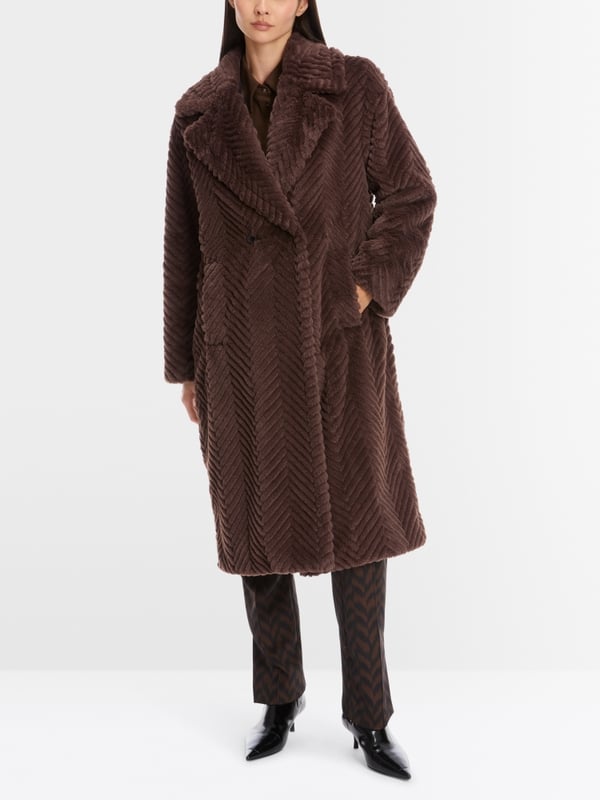 Marc Cain Mantel aus Fun Fur in Fischgrat