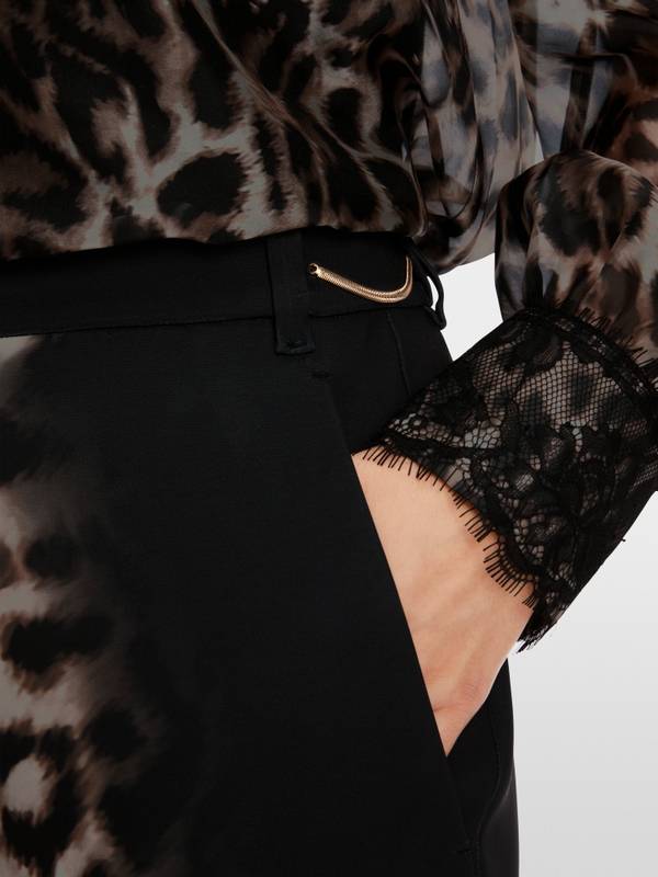 Marc Cain Modell FUZHOU Im Leo-Dessin