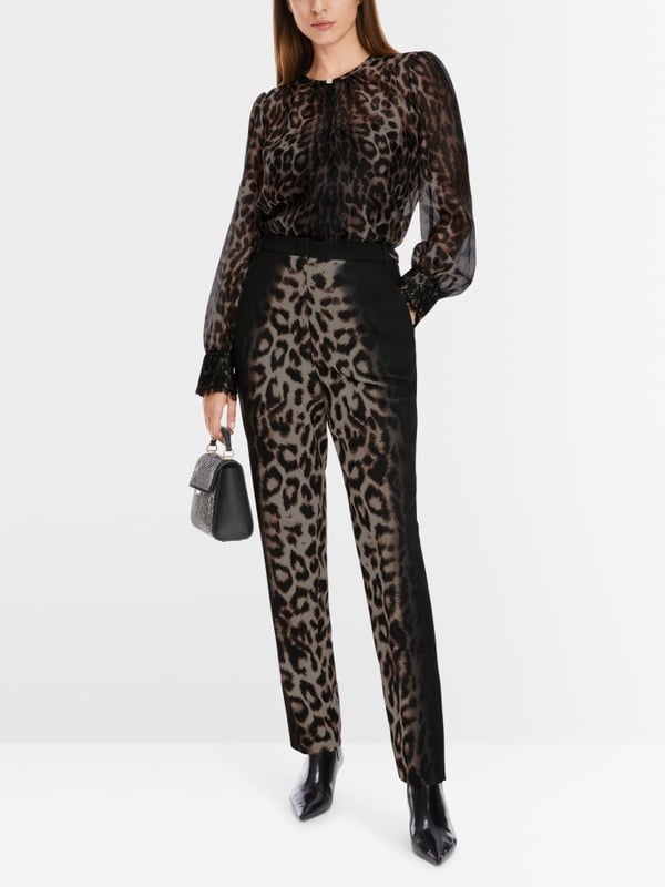 Marc Cain Modell FUZHOU im Leo-Dessin