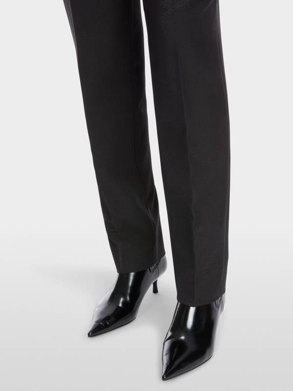 Marc Cain Modell FUZHOU Mit Glitzer-Details