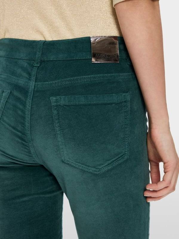 Marc Cain Modell SILVI Im Samtig Weichen Material