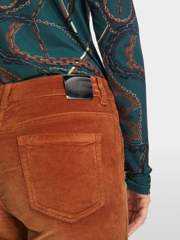 Marc Cain Modell SILVI Im Samtig Weichen Material