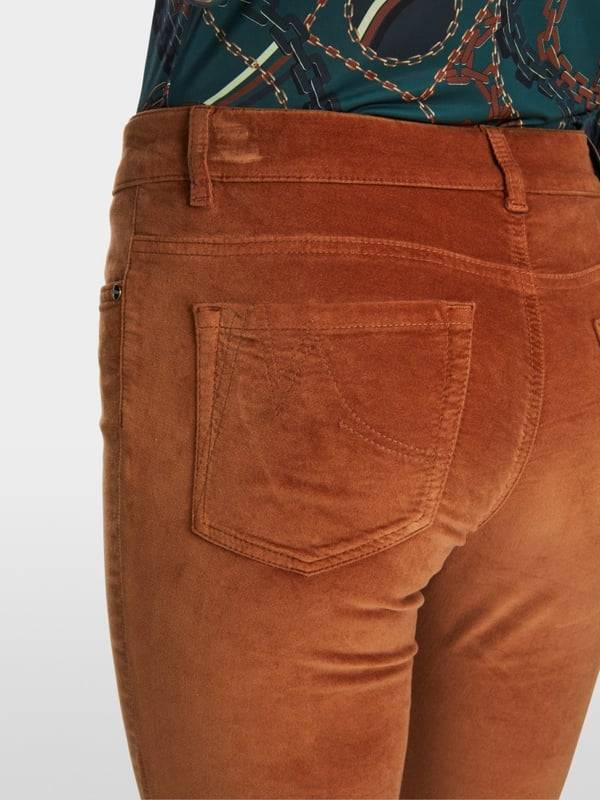 Marc Cain Modell SILVI Im Samtig Weichen Material