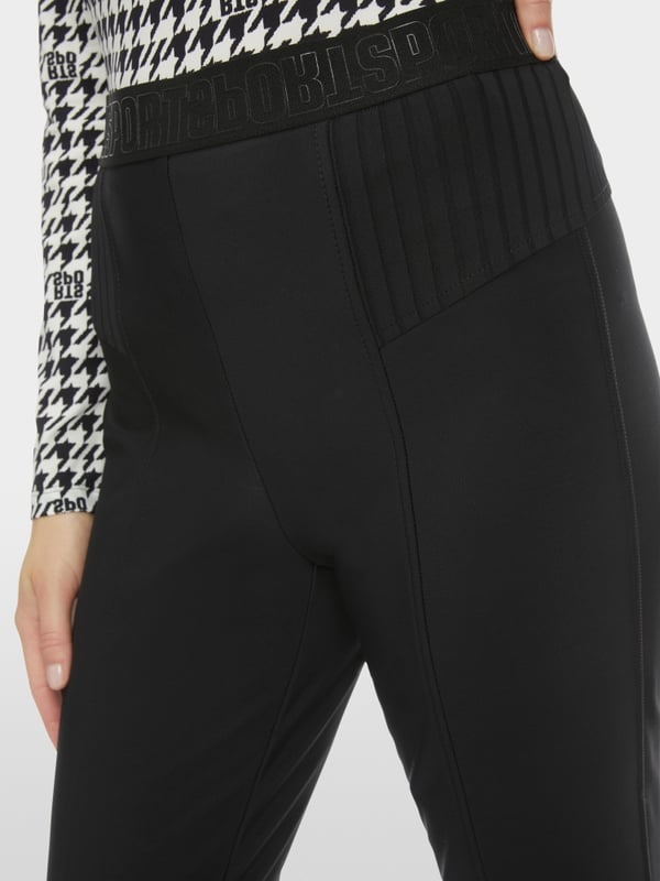 Marc Cain Modell SINNAR Im Sportiven Slim Fit