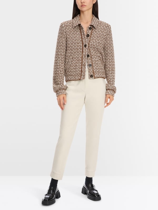 Marc Cain Modell SPLIT mit geschlitztem Saumbund