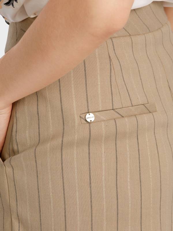 Marc Cain Modell WEIDA – Shorts Mit Lurexstreif