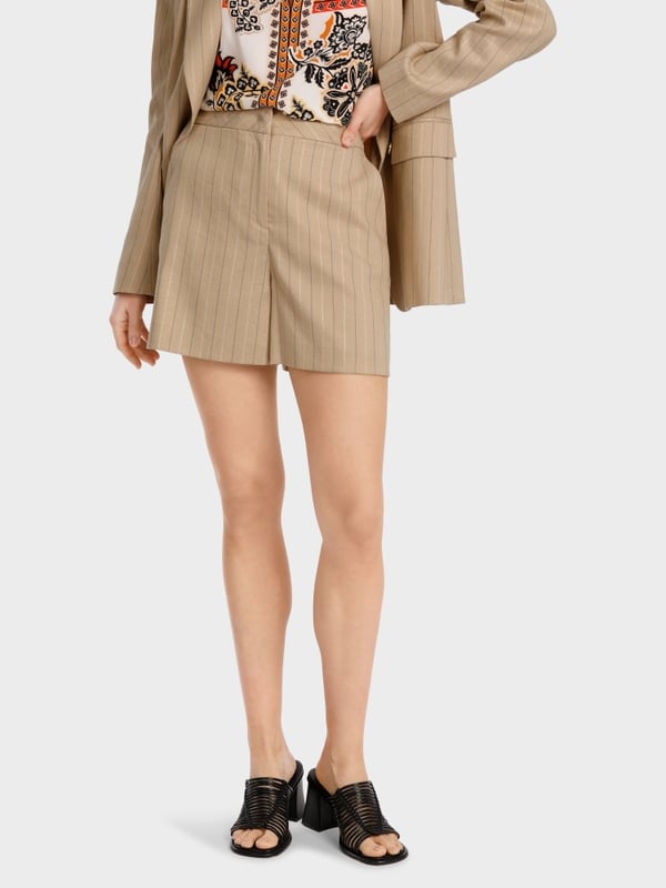 Marc Cain Modell WEIDA – Shorts Mit Lurexstreif