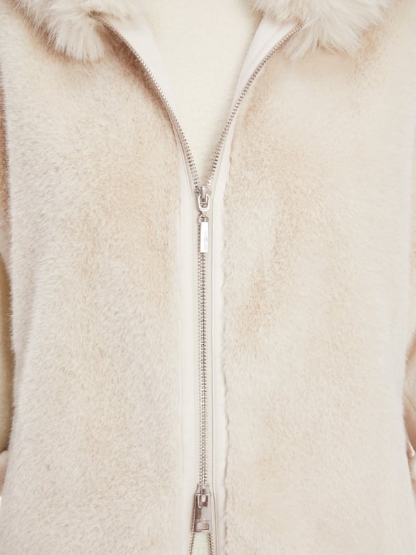 Marc Cain Oversized Kapuzenweste Aus Fun Fur