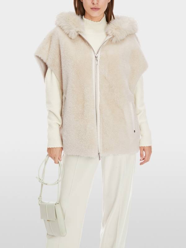Marc Cain Oversized Kapuzenweste Aus Fun Fur