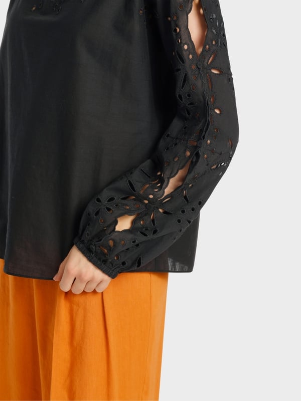 Marc Cain Spitzenbluse In A-Shape