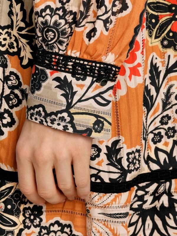 Marc Cain Tailliertes Stufenkleid Mit Stehkragen