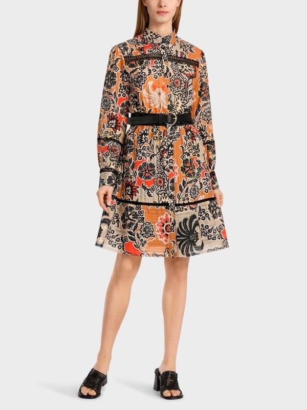 Marc Cain Tailliertes Stufenkleid mit Stehkragen