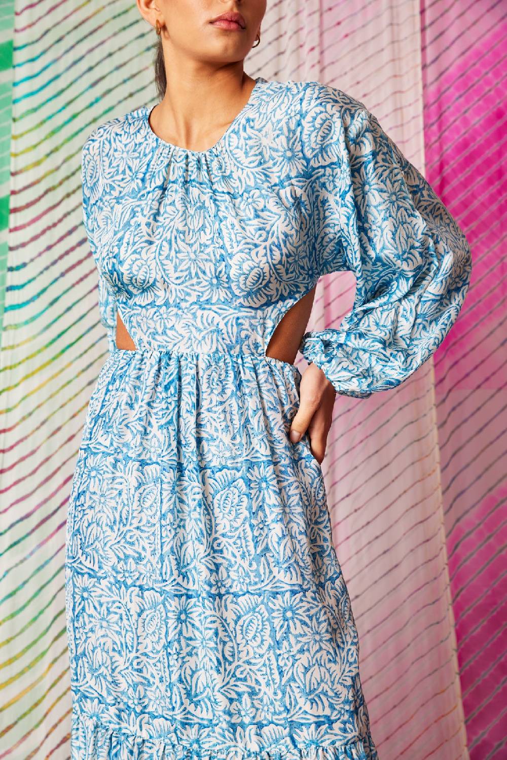 NEUHEITEN Carmen Kleid Brook Stream