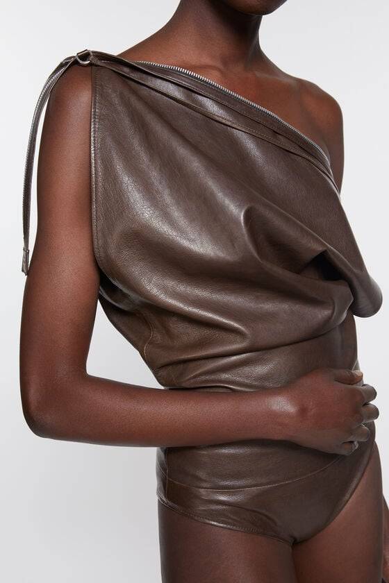 Acne Studios Bodysuit Aus Leder Laufsteg-Show