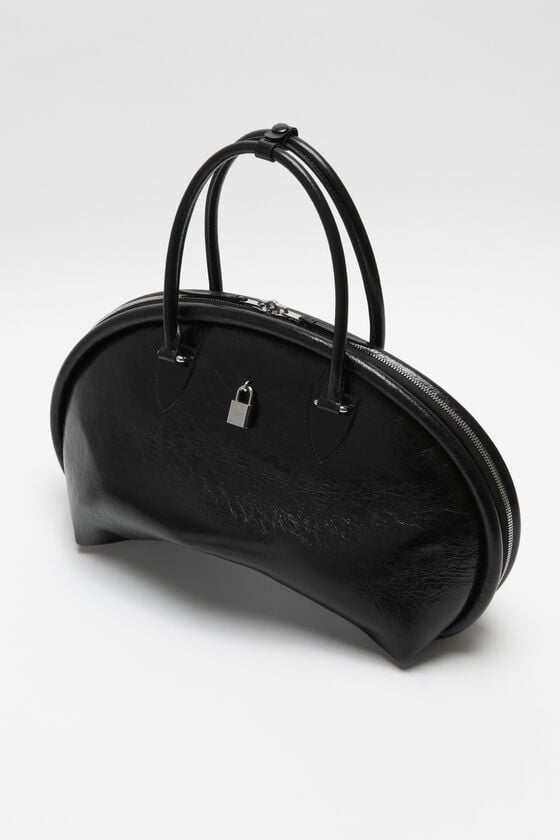 Acne Studios Bowlina Shoulder Bag Laufsteg-Show