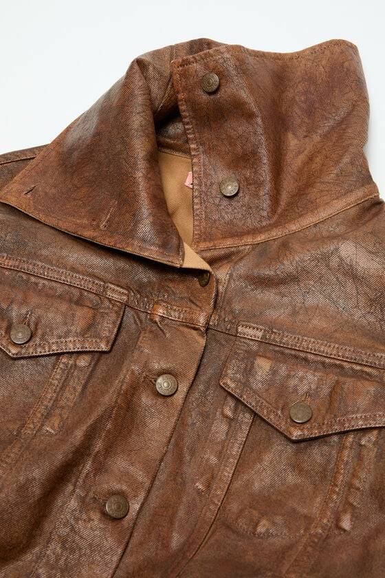 Acne Studios Coated Denim Jacket Laufsteg-Show