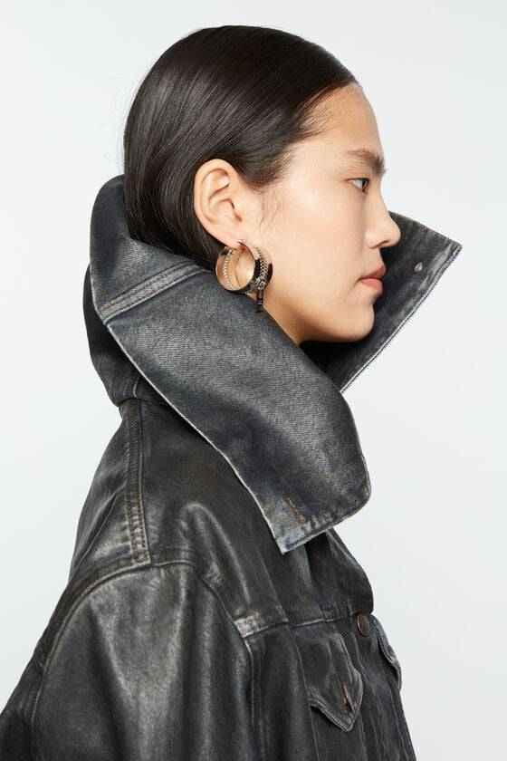 Acne Studios Creolen Laufsteg-Show