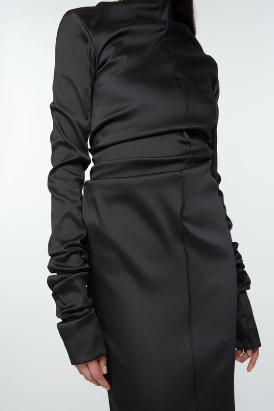 Acne Studios Draped Dress Laufsteg-Show