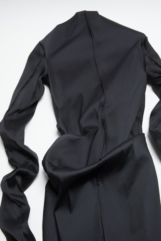 Acne Studios Draped Dress Laufsteg-Show