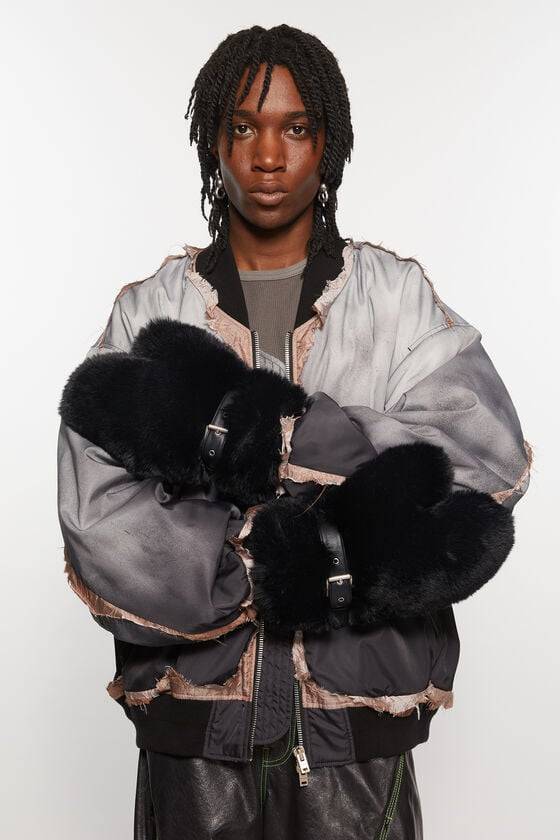 Acne Studios Flauschige Fäustlinge Mit Schnalle
