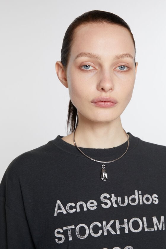 Acne Studios Halskette Mit Anhänger Laufsteg-Show