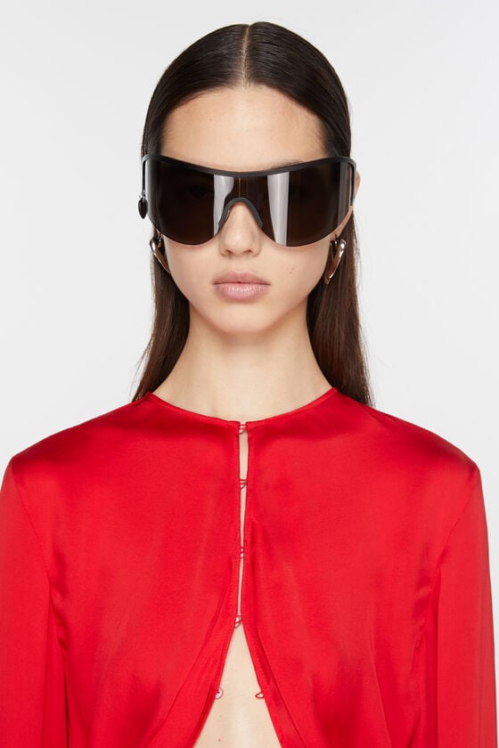 Acne Studios Herzförmige Creolen