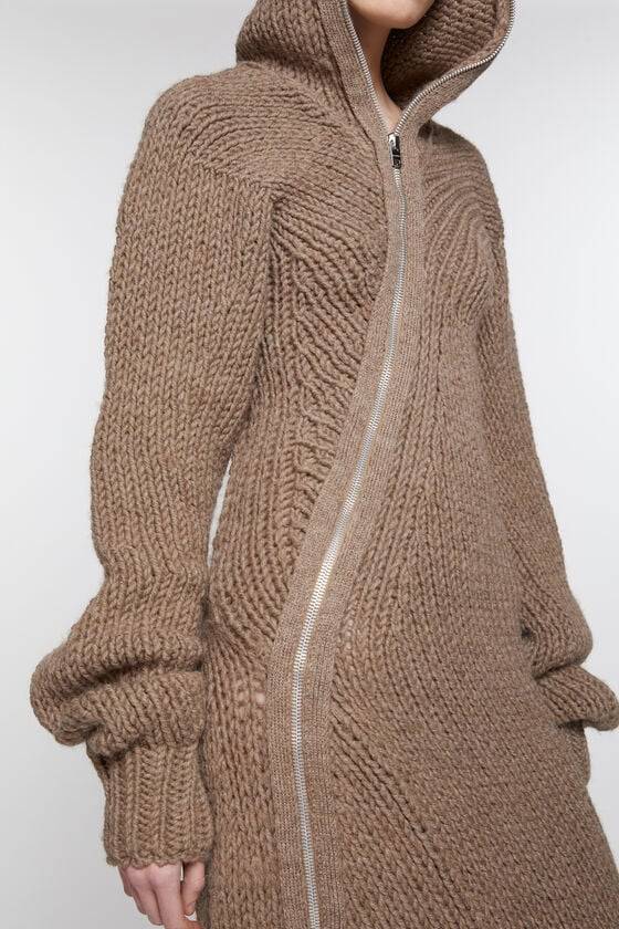 Acne Studios Hooded Wool Dress Laufsteg-Show