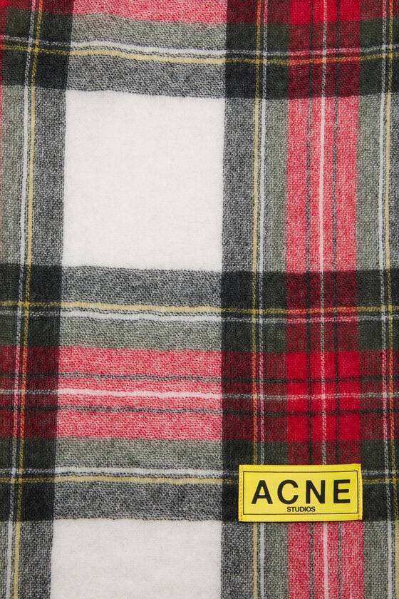 Acne Studios Karierter Fransen-Schal