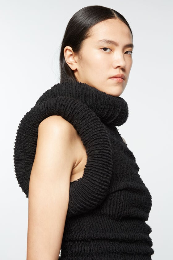 Acne Studios Knit Blouse Laufsteg-Show