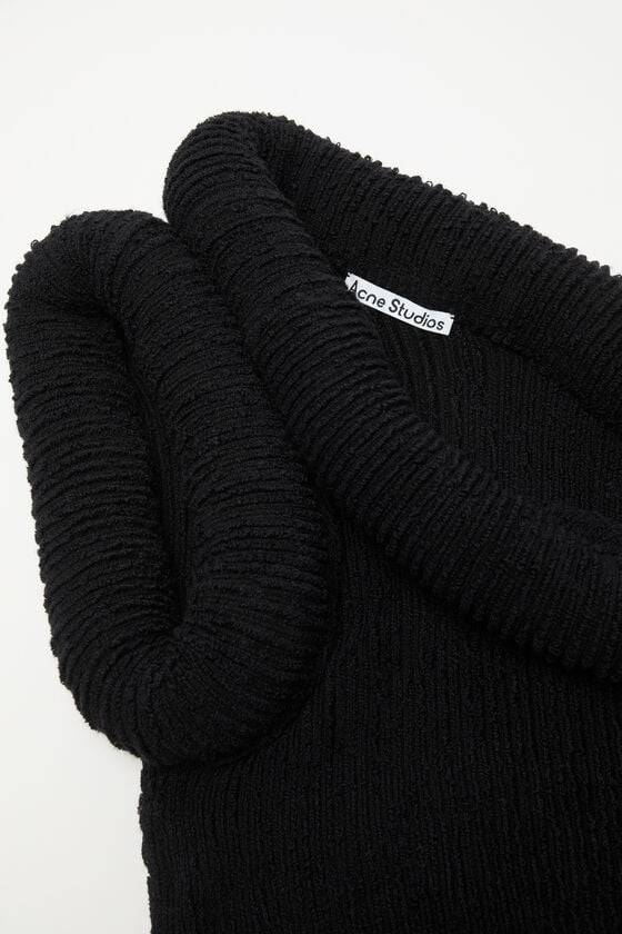 Acne Studios Knit Blouse Laufsteg-Show