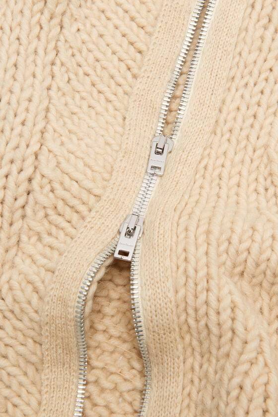 Acne Studios Knit Hooded Dress Laufsteg-Show