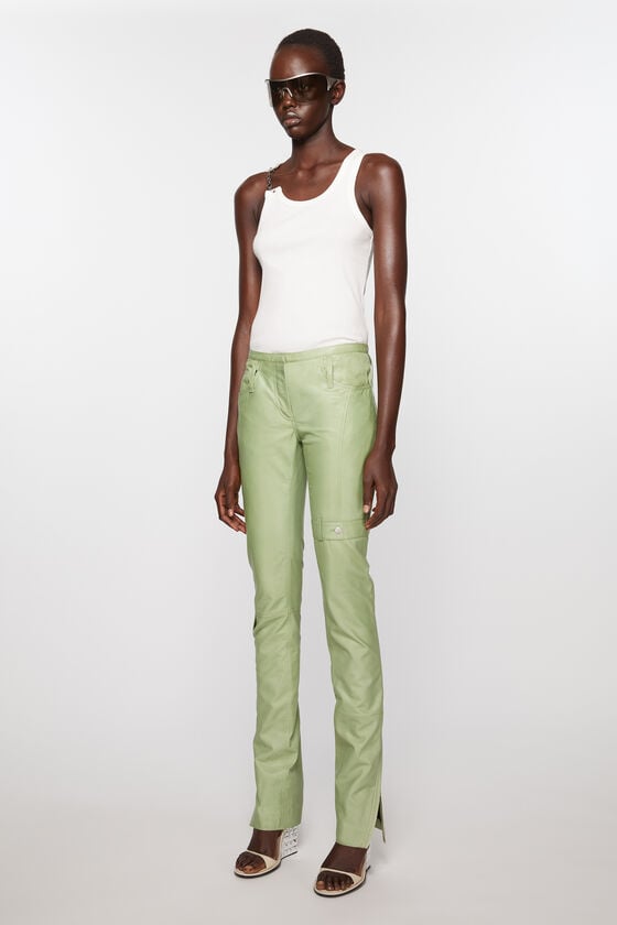 Acne Studios Lederhosen Laufsteg-Show