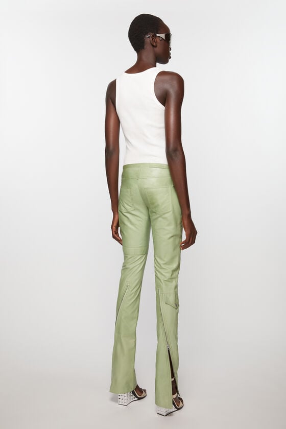Acne Studios Lederhosen Laufsteg-Show