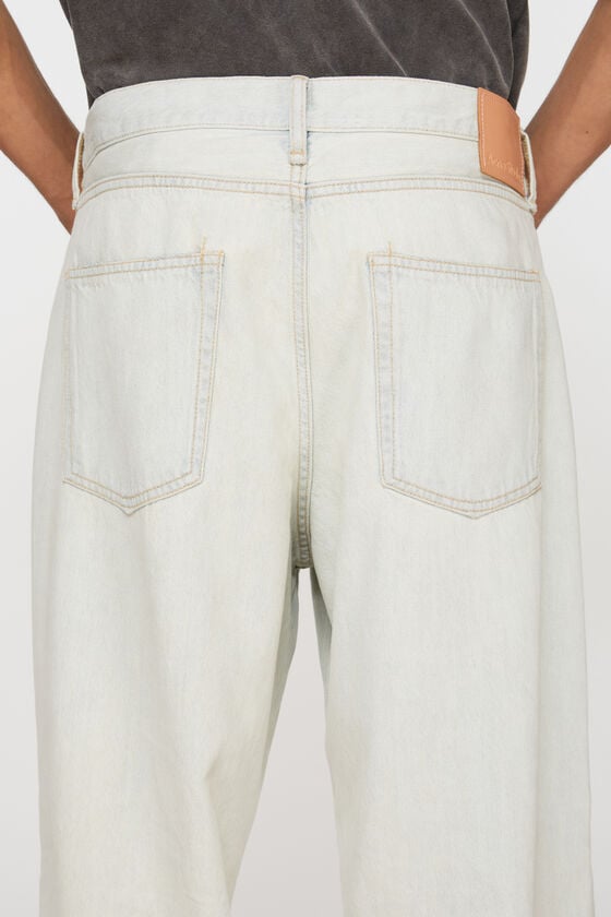 Acne Studios Locker Geschnittene Jeans – 1981M