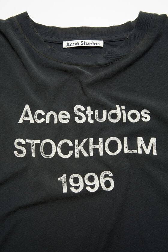 Acne Studios Logo-T-Shirt – Lockere Passform