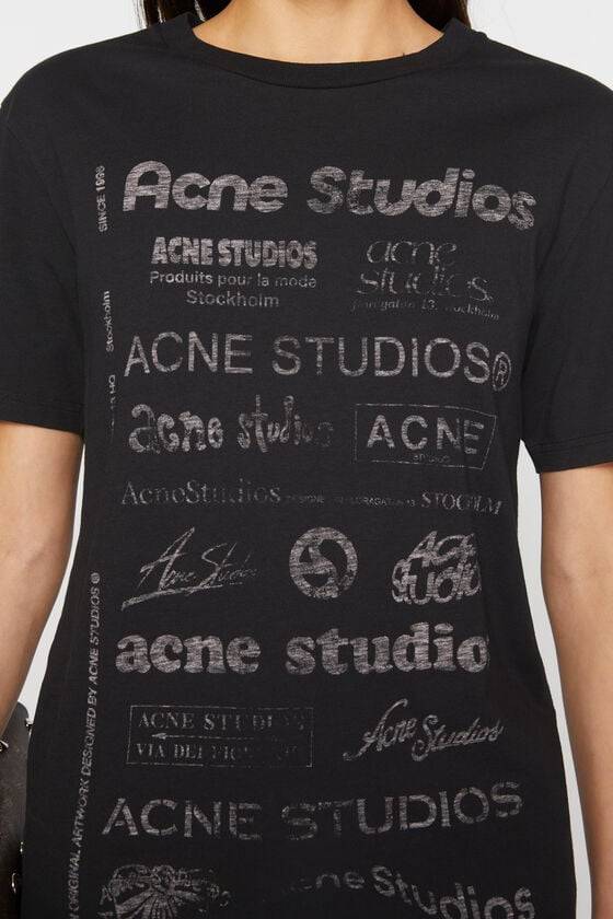 Acne Studios Logo-T-Shirt – Lockere Passform