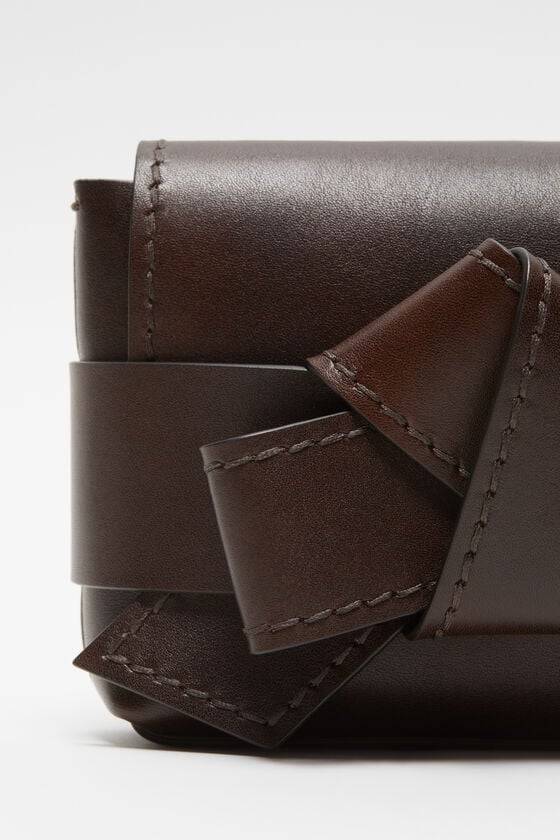 Acne Studios Musubi Mini-Umhängetasche