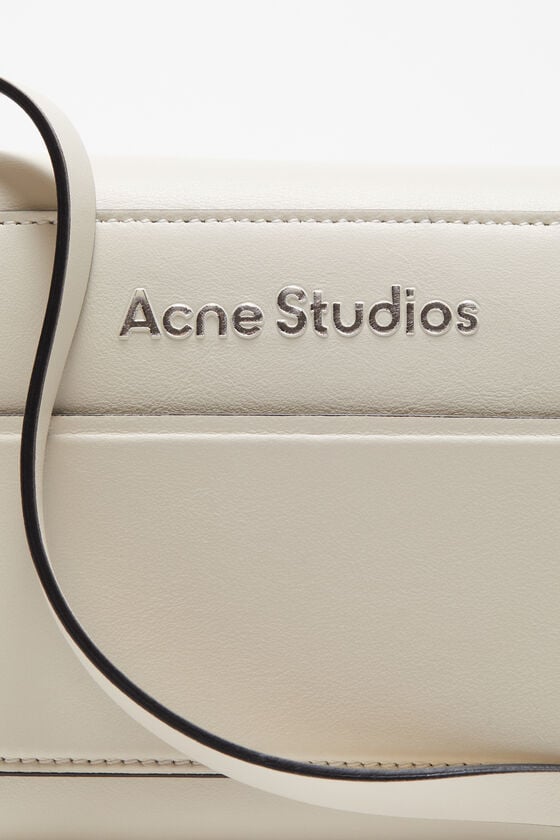 Acne Studios Musubi Mini-Umhängetasche