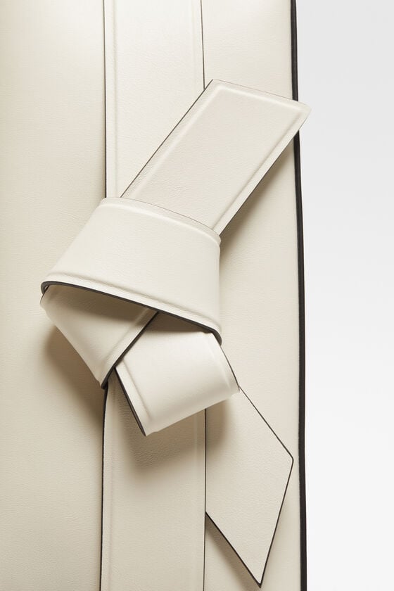 Acne Studios Musubi Schultertasche