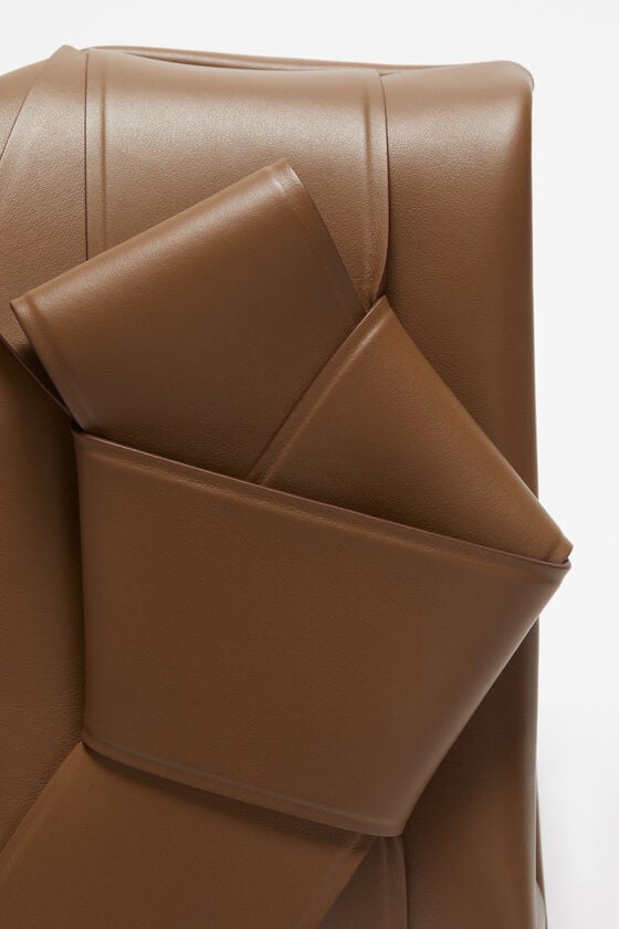 Acne Studios Musubi Schultertasche