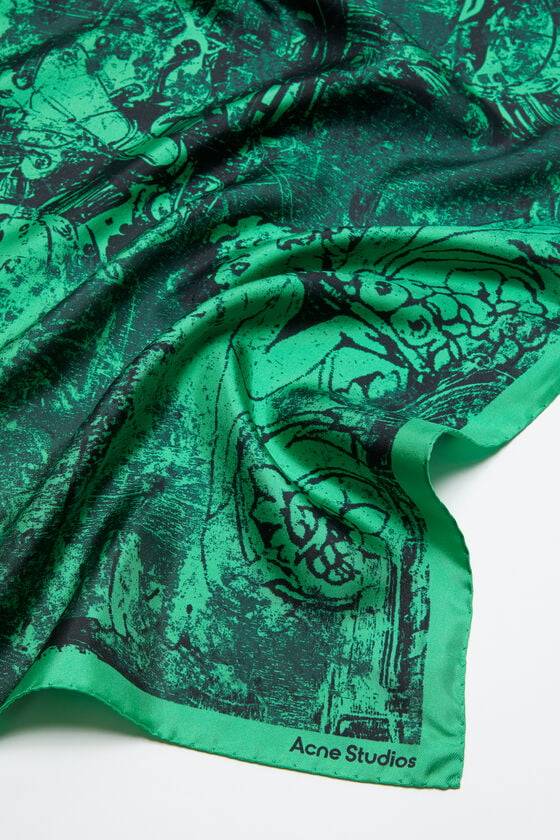 Acne Studios Printed Silk Scarf Laufsteg-Show