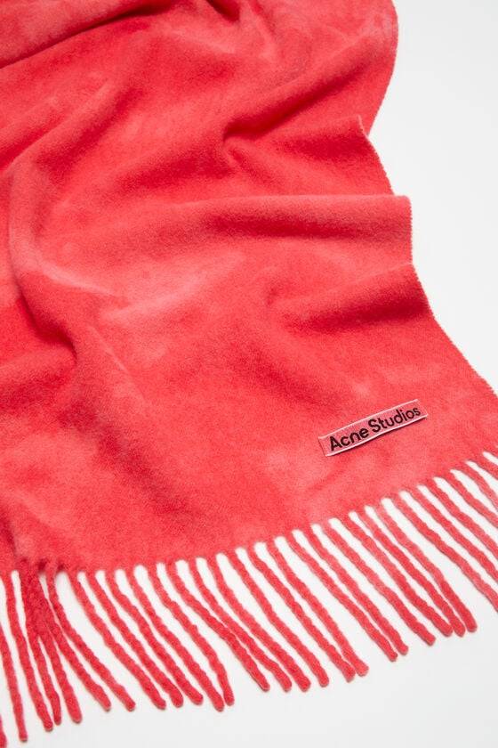 Acne Studios Schmaler Wollschal In Batik-Optik