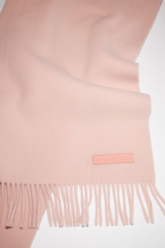Acne Studios Wollschal Mit Label In Rosa