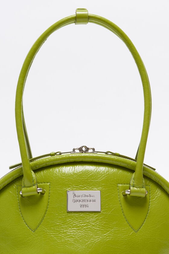Acne Studios Bowlina Mini Shoulder Bag Laufsteg-Show