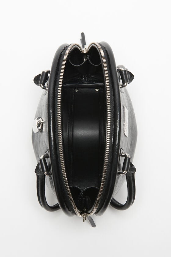 Acne Studios Bowlina Mini Shoulder Bag Laufsteg-Show