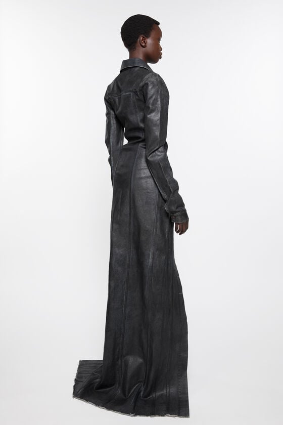 Acne Studios Kleid Aus Beschichtetem Denim Laufsteg-Show