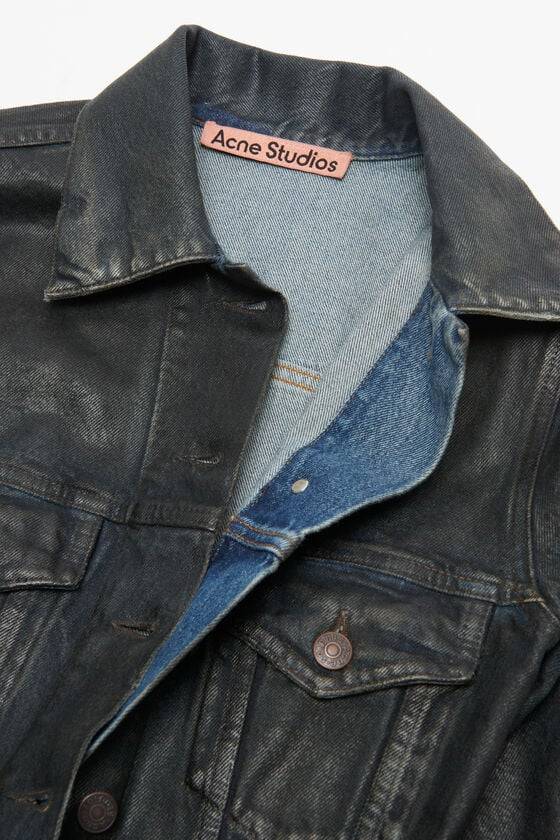 Acne Studios Kleid Aus Beschichtetem Denim Laufsteg-Show