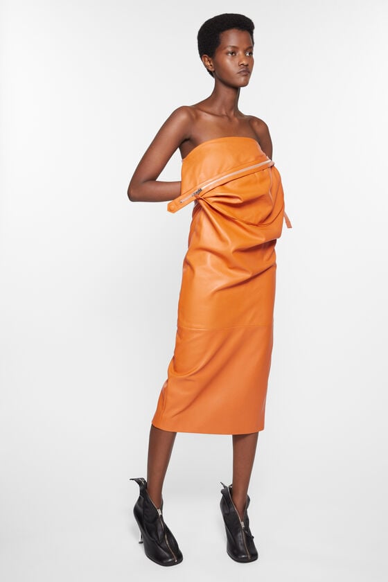 Acne Studios Leather Zipper Tape Dress Laufsteg-Show