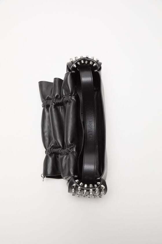 Acne Studios Multipocket-Tasche Mit Nieten Laufsteg-Show