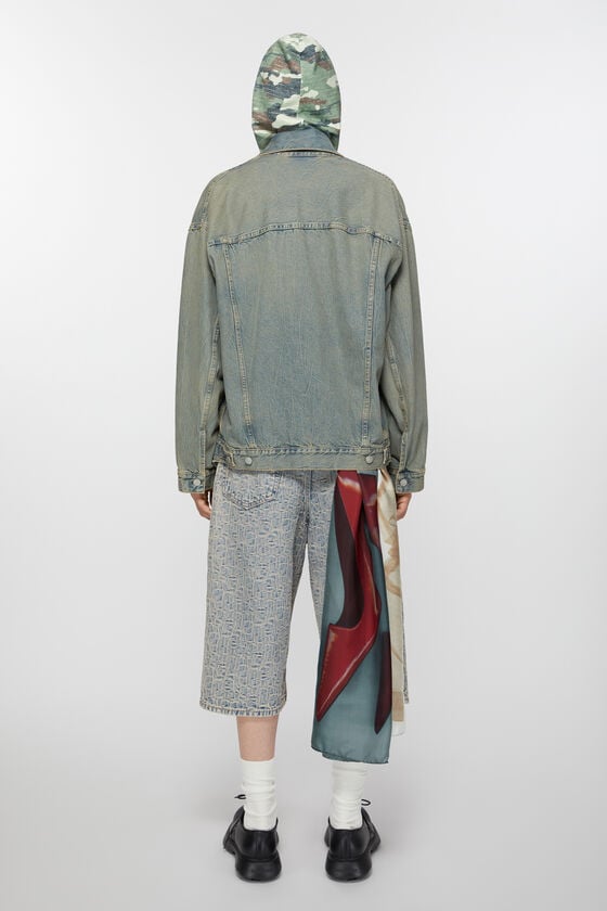 Acne Studios Seidenschal Mit Print Von Katerina Jebb Laufsteg-Show